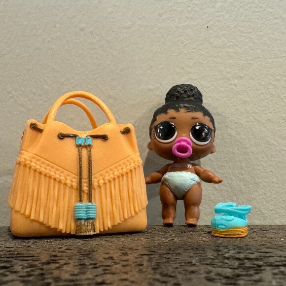 L.O.L. Surprise! Other - LOL Surprise dolls, lil sister